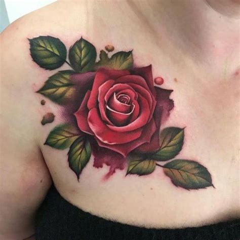 senos pecho rosas flores tatuajes para mujer|Tatuajes de rosas en el pecho: belleza femenina plasmada en la。